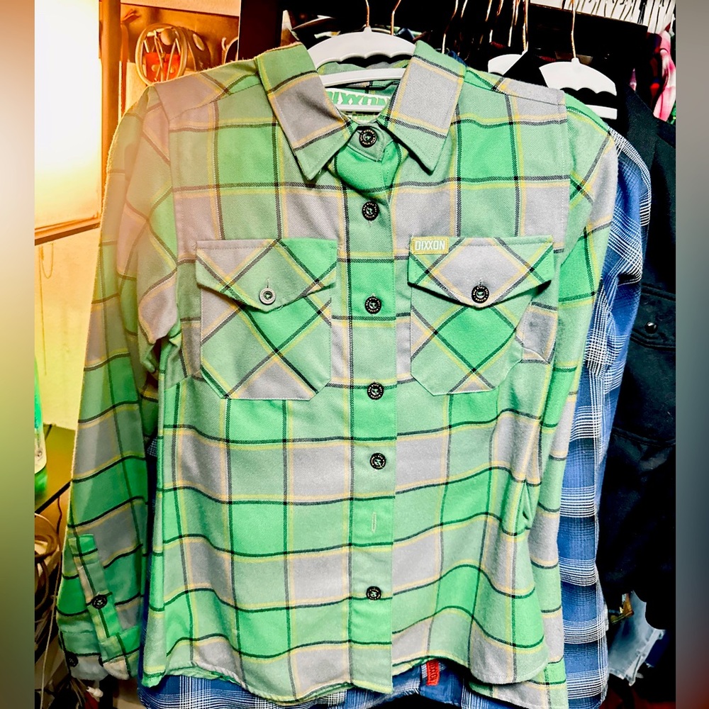 DIXXON WOMENS SMALL 
THE AULD PUB